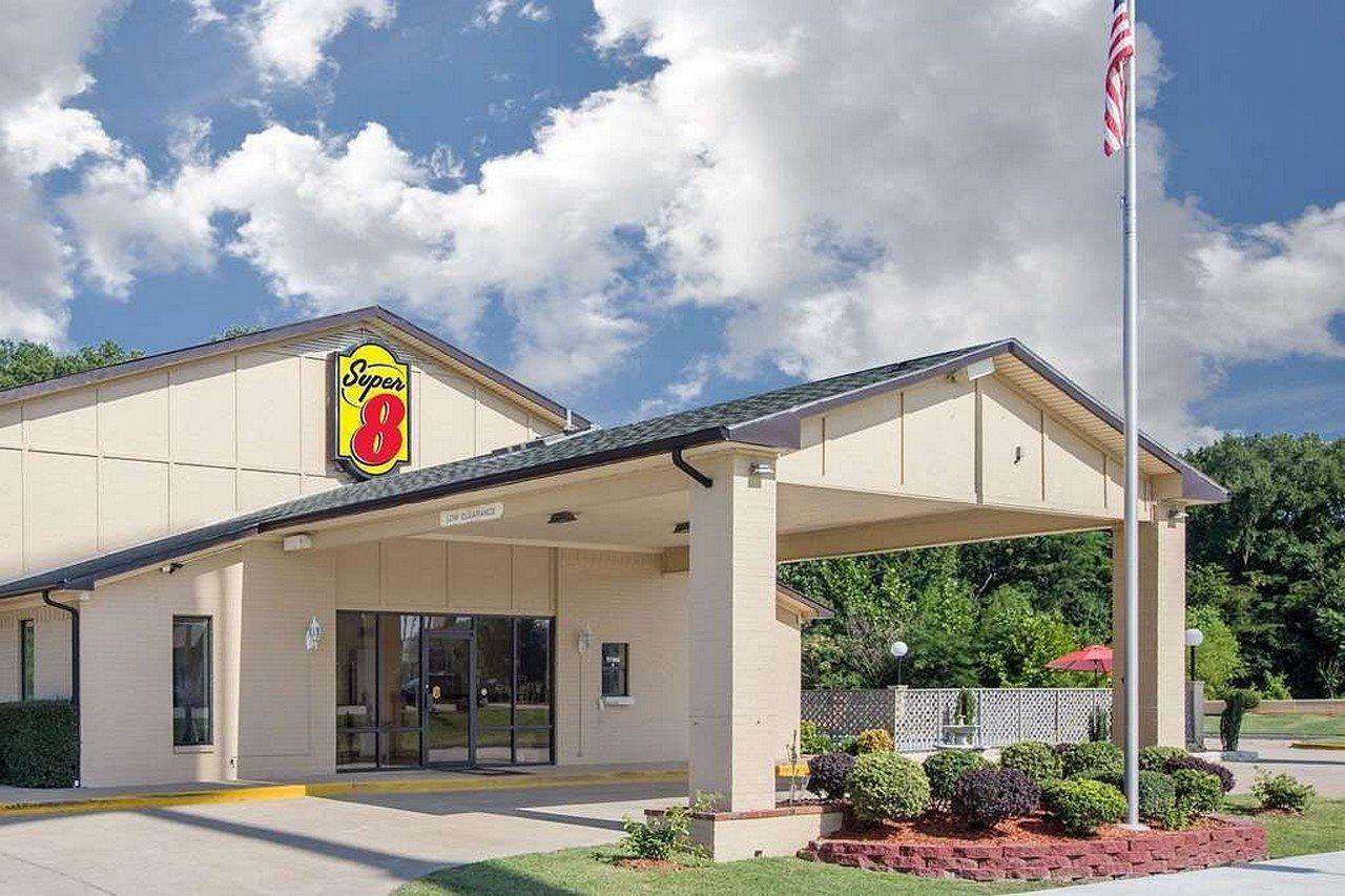 Super 8 By Wyndham Clarksville Ar Екстериор снимка