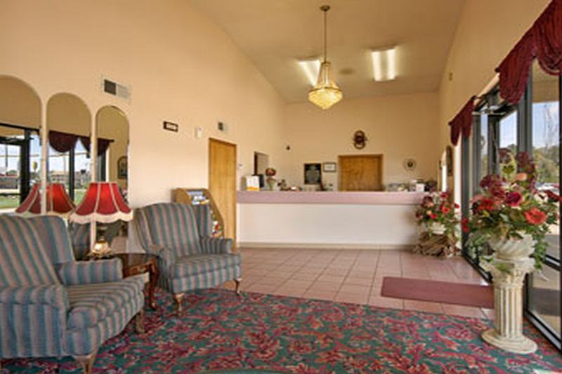 Super 8 By Wyndham Clarksville Ar Интериор снимка