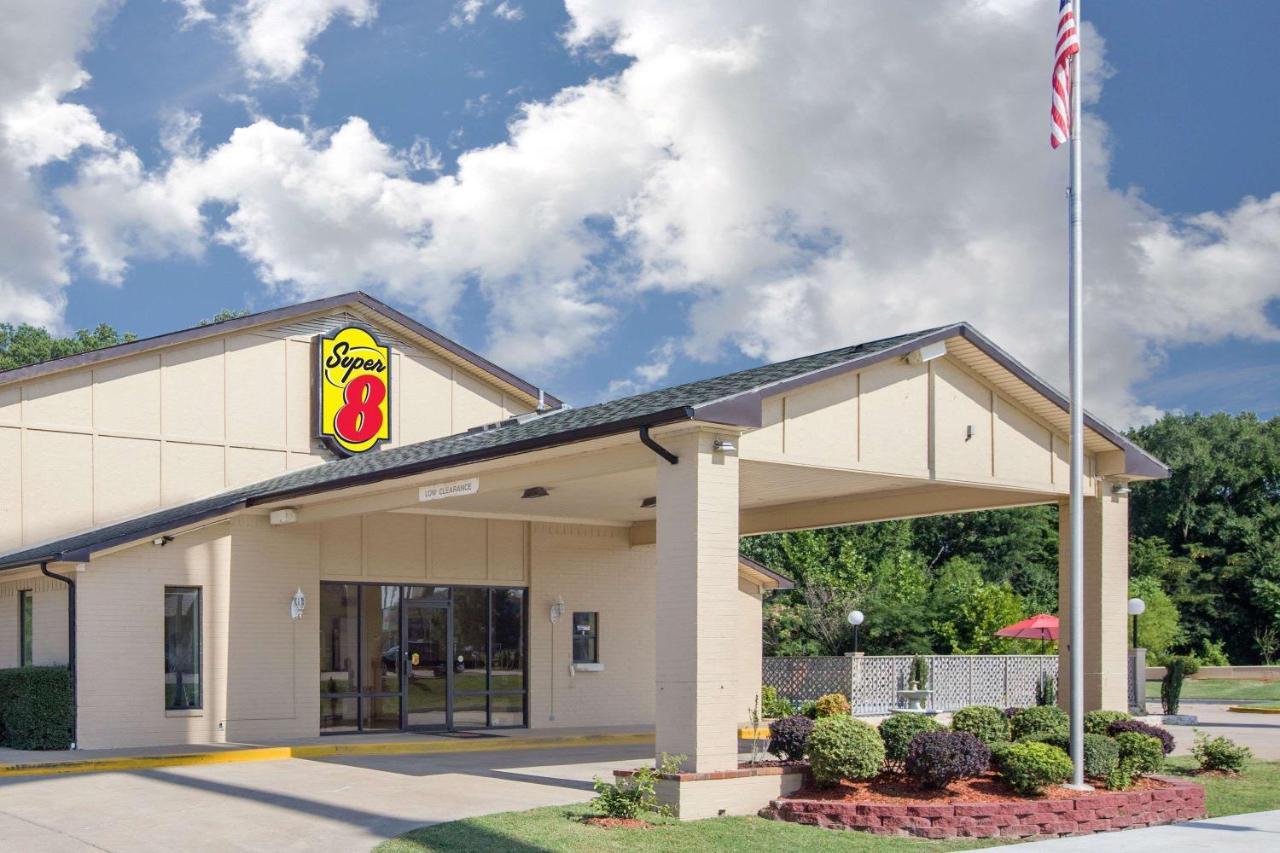 Super 8 By Wyndham Clarksville Ar Екстериор снимка