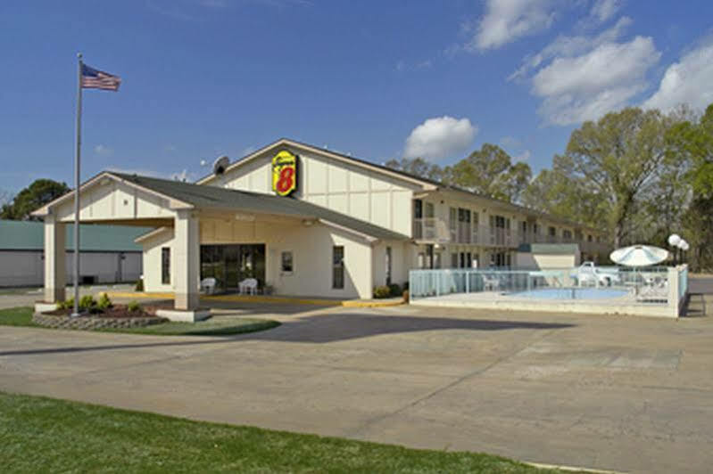 Super 8 By Wyndham Clarksville Ar Екстериор снимка